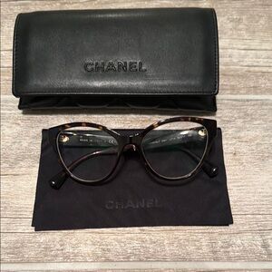 Chanel brown tortious Cat-Eye Glasses